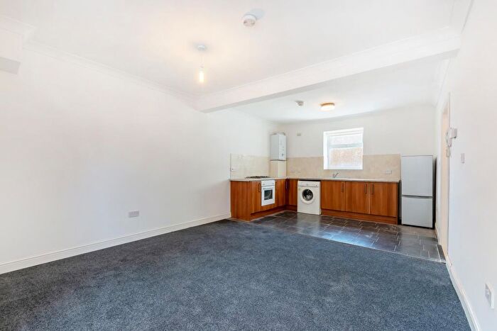 1 Bedroom Flat To Rent In Brockley Rise, Forest Hill, London, SE23