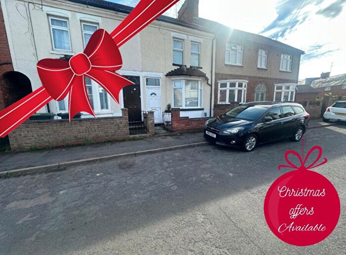 3 Bedroom House To Rent In Pratt Road, Rushden, NN10