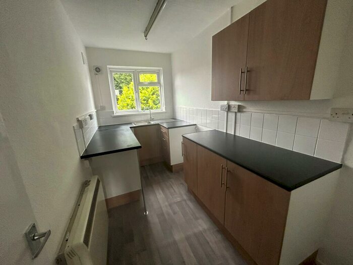 2 Bedroom Flat To Rent In Springfield Road, Sutton Coldfield, B76