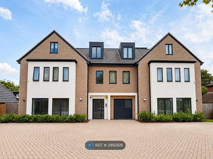 2 Bedroom Flat To Rent In The Ridge Way, South Croydon, CR2
