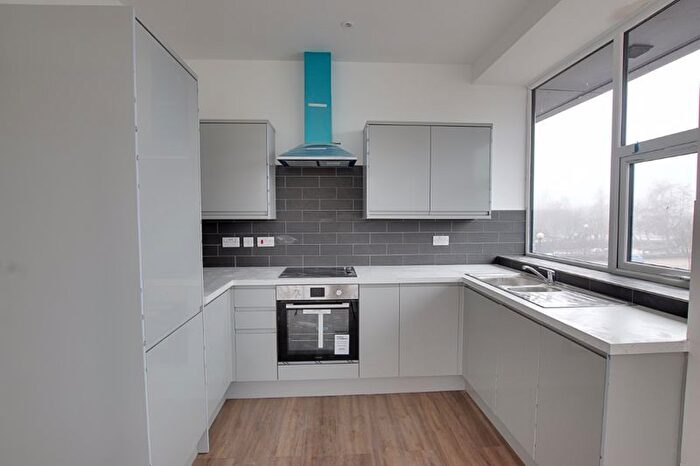 2 Bedroom Flat To Rent In Pavilions Court, Windsor Road, Trowbridge, BA14