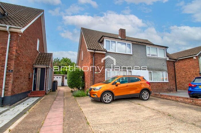 3 Bedroom Semi-Detached House To Rent In Long Lane, Bexleyheath, DA7