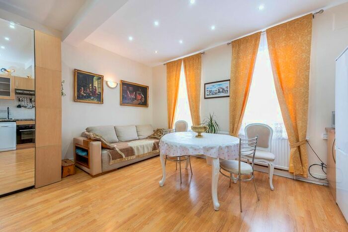 2 Bedroom Flat To Rent In Uxbridge Road, Shepherd's Bush, London, W12