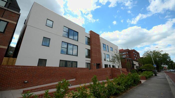 2 Bedroom Apartment To Rent In Sovereign Court, Kings Road, RG1