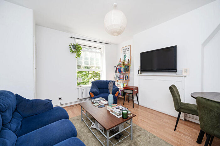 3 Bedroom Flat To Rent In Chicksand Street, Brick Lane, London, E1