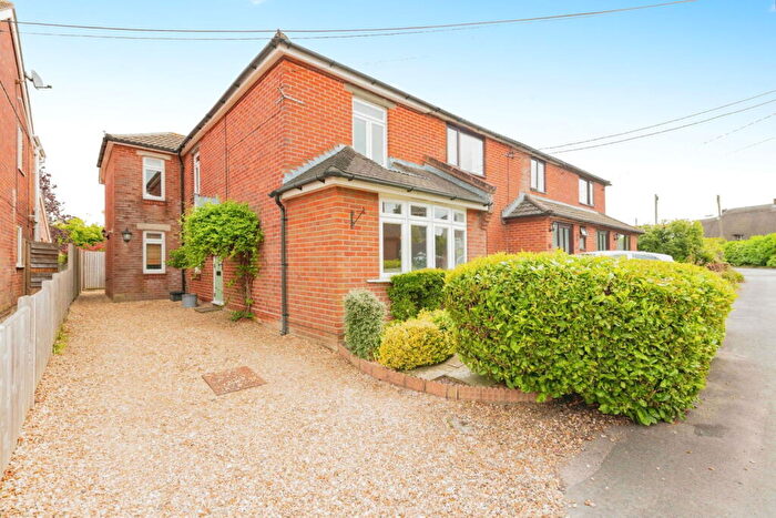 3 Bedroom Semi-Detached House For Sale In Freegrounds Road, Hedge End, Southampton, SO30