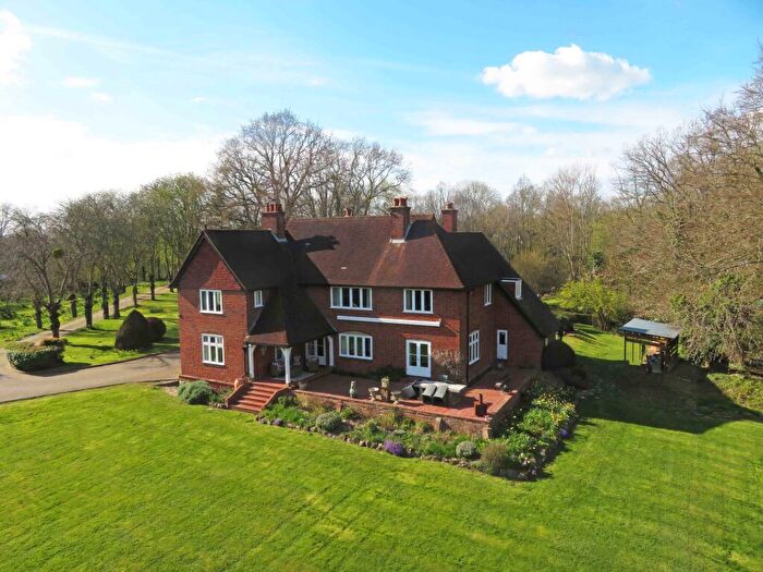 5 Bedroom Detached House For Sale In Winter Hill Road, Maidenhead, SL6