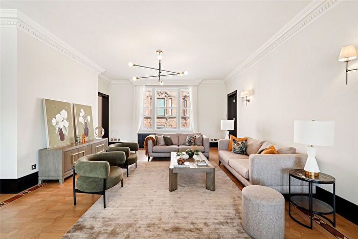 5 Bedroom Flat To Rent In Hans Road, Knightsbridge, London, SW3