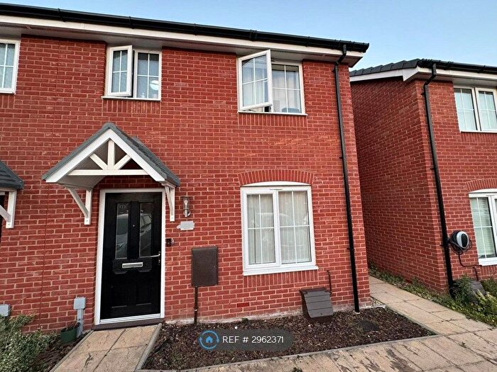 3 Bedroom Semi Detached House To Rent In Icarus Rise, Norwich, NR5