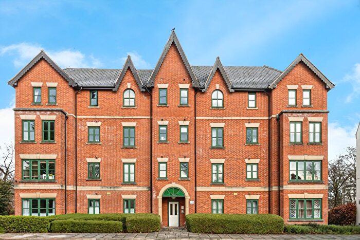 2 Bedroom Flat To Rent In Hadfield Close, Manchester, M14