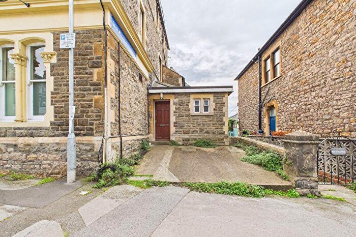2 Bedroom Apartment To Rent In Alexandra Road, Clevedon, BS21