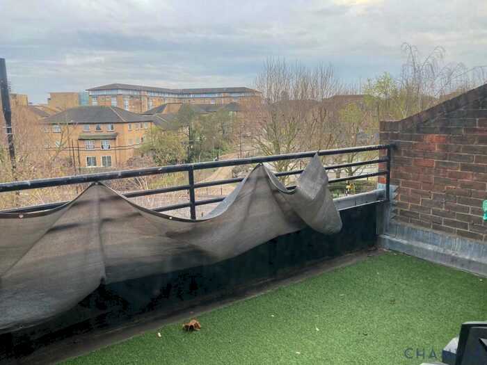 Studio To Rent In Ironmongers Place, London, E14