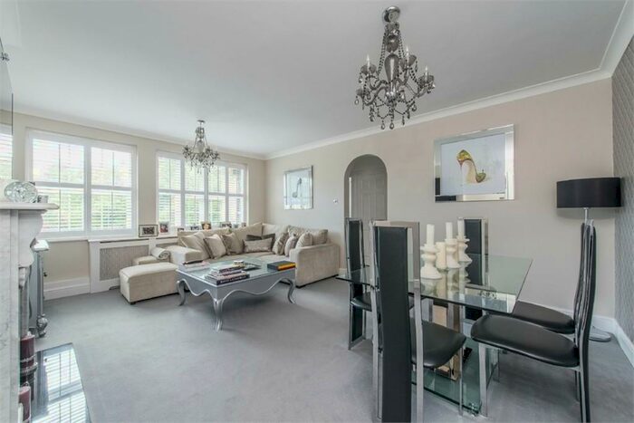 3 Bedroom Apartment To Rent In Kemnal Road, Chislehurst, BR7