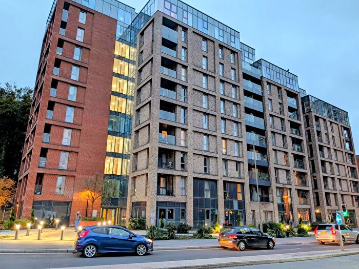 1 Bedroom Flat To Rent In Marketfield Way, Redhill, RH1