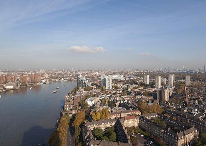 2 Bedroom Apartment To Rent In Lombard Wharf, Battersea, SW11