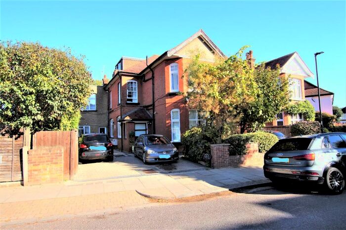 2 Bedroom Flat To Rent In Elm Park Road, London, N21
