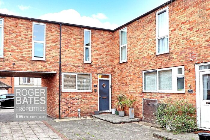 3 Bedroom Terraced House For Sale In Beeston Courts, Basildon, SS15