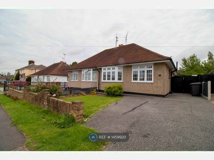 2 Bedroom Bungalow To Rent In Baddow Hall Crescent, Chelmsford, CM2