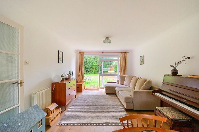 2 Bedroom Flat For Sale In Goodeve Road, Sneyd Park, BS9