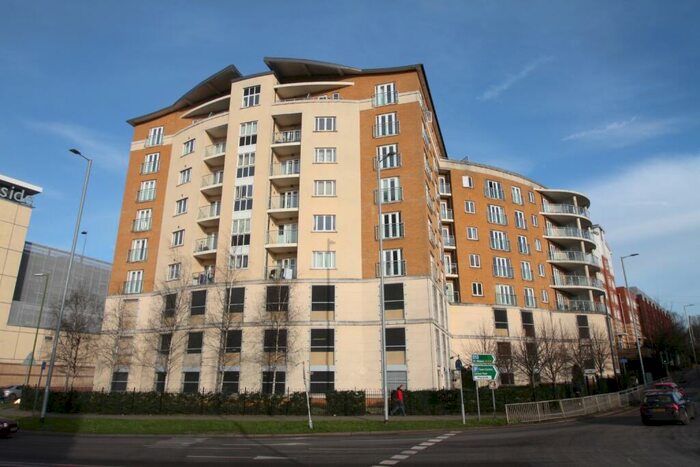 2 Bedroom Penthouse To Rent In Handleys Court, Selden Hill, Hemel Hempstead, Hertfordshire, HP2