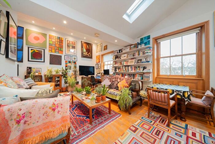 2 Bedroom Flat To Rent In St. Georges Square, Pimlico, SW1V