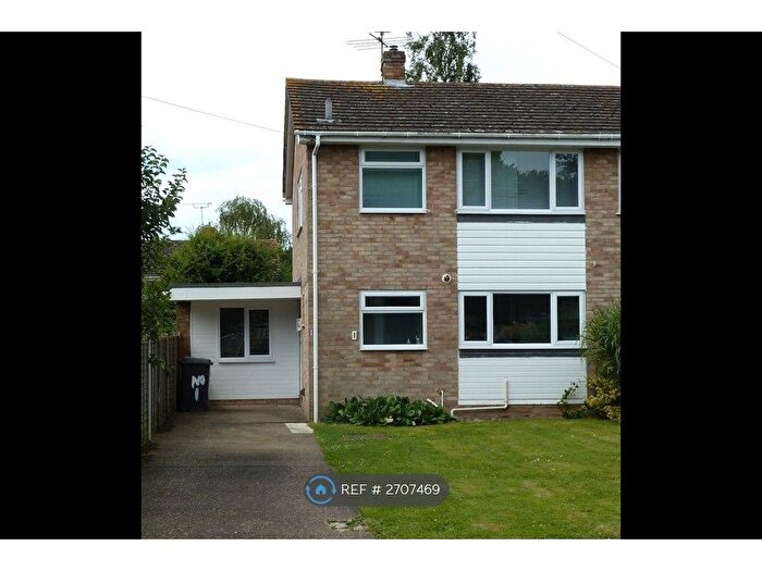 4 Bedroom Semi-Detached House To Rent In St. Michaels Place, Canterbury, CT2