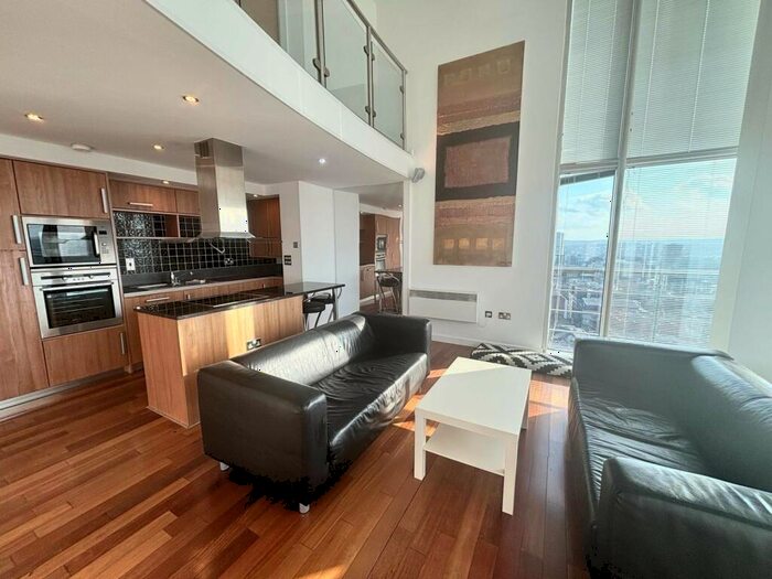 2 Bedroom Flat To Rent In Albion Street, Leeds, West Yorkshire, LS2