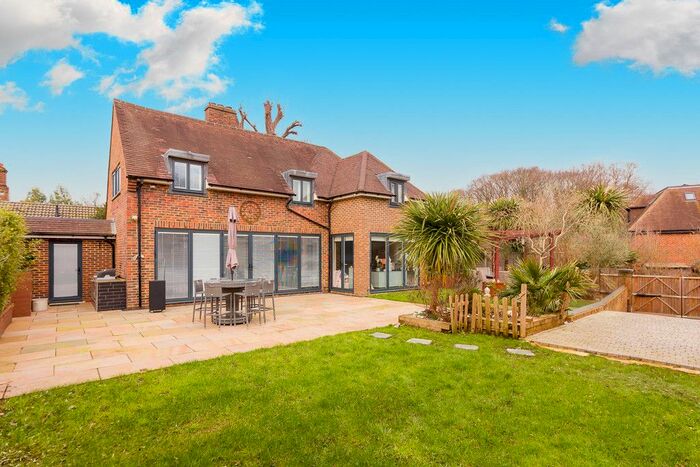 3 Bedroom Detached House To Rent In Park Lane, Ashtead, KT21