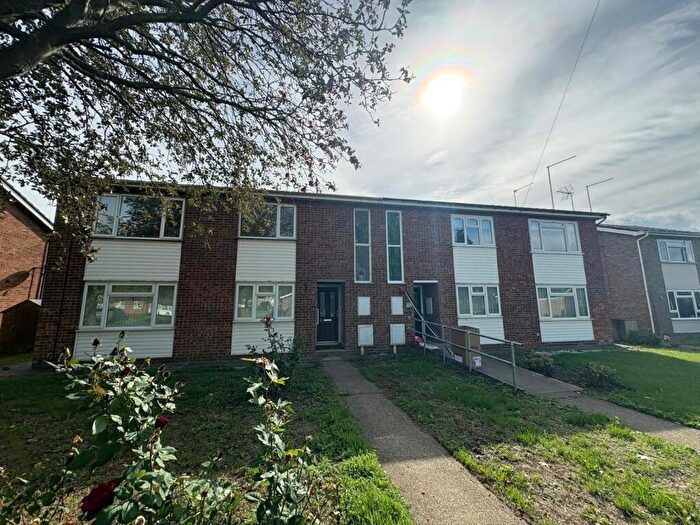 2 Bedroom Maisonette For Sale In Severn Road, Spalding, Lincolnshire, PE11