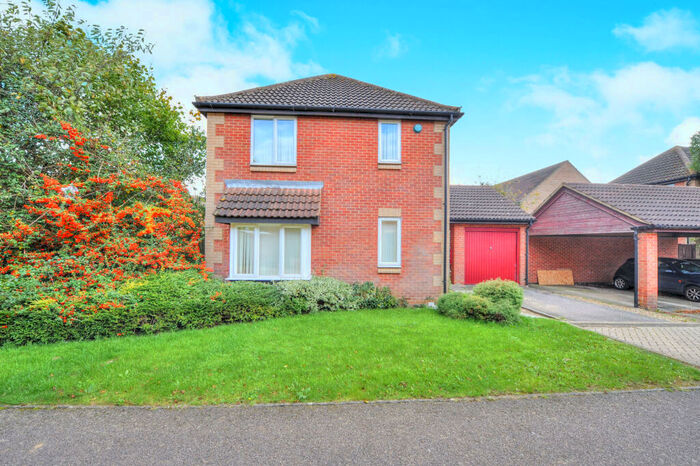 4 Bedroom House To Rent In Wellfield Court, Willen, Milton Keynes, MK15