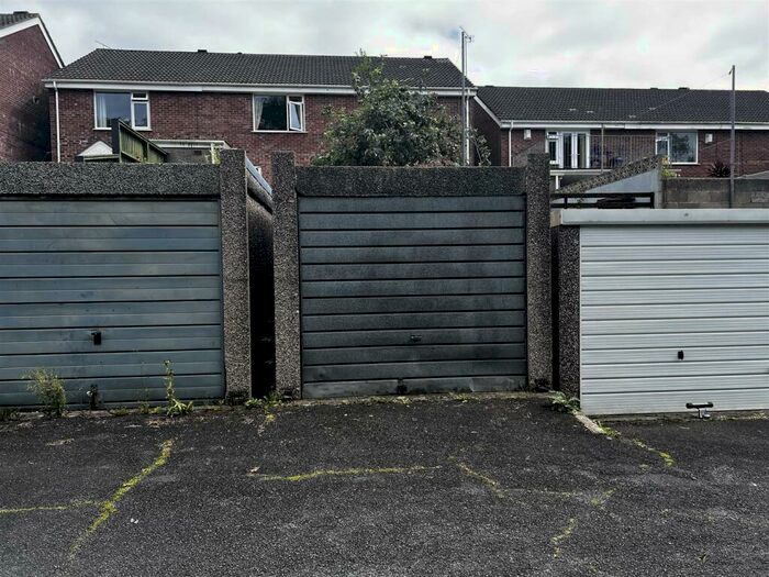 Property To Rent In Garage At Ponsonby Road, PL3