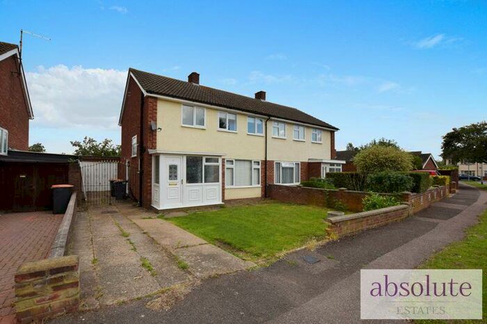 3 Bedroom House To Rent In Starling Way, Birds Area Of Brickhill, Bedford, MK41