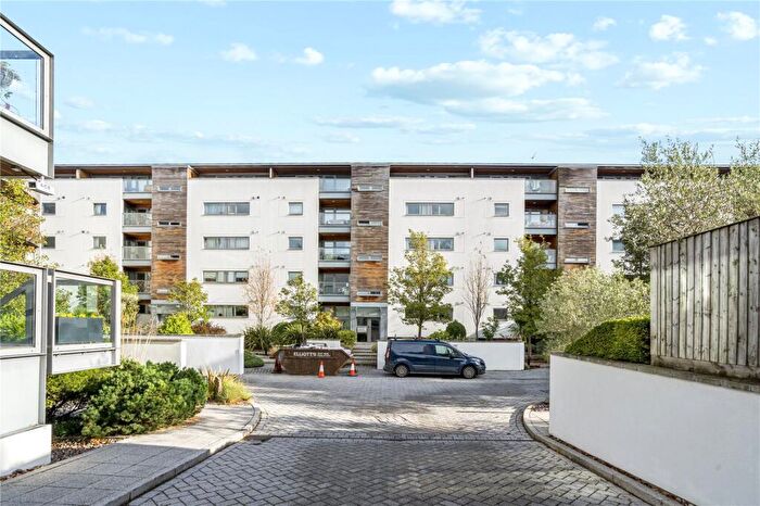 3 Bedroom Penthouse To Rent In Century Court, Montpellier Grove, Cheltenham, Gloucestershire, GL50
