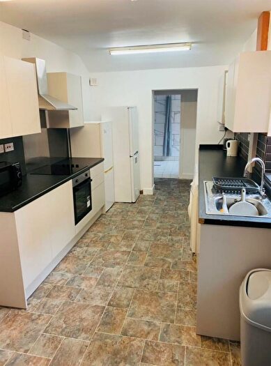 5 Bedroom Town House To Rent In *£.pppw Excluding Bills* Noel Street, - Trent Uni, NG7