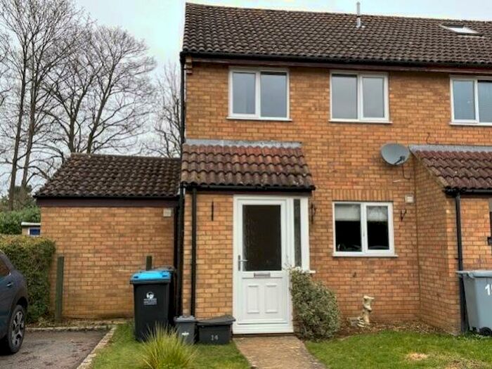 2 Bedroom Semi-Detached House To Rent In Pinecroft, Carterton, OX18