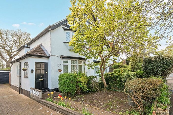 2 Bedroom Semi Detached House For Sale In Glebe House Drive, Hayes, BR2