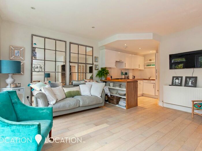 2 Bedroom Flat To Rent In Manor Road, London, N16