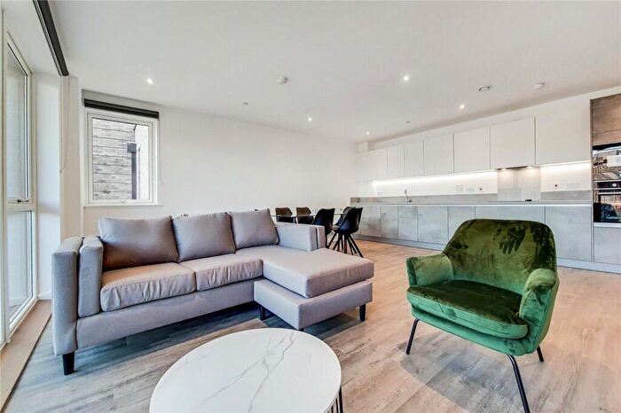 3 Bedroom Apartment To Rent In Fresh Wharf Road, Barking, Essex, IG11