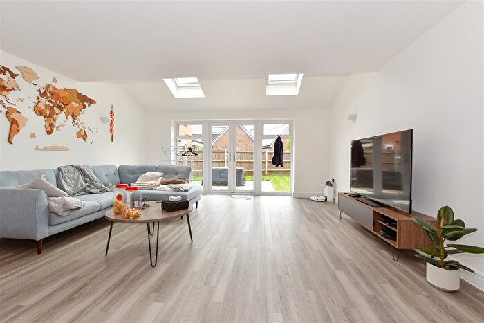 4 Bedroom Detached House For Sale In Seymour Drive, Marden, Marden, Kent, TN12