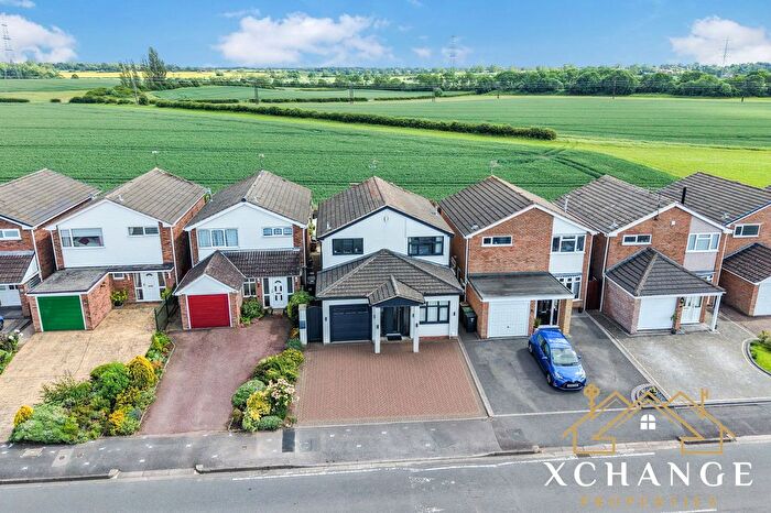 4 Bedroom Detached House For Sale In Chetwynd Drive, Nuneaton, CV11