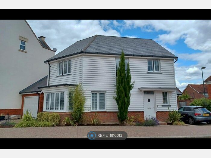 3 Bedroom Detached House To Rent In The Boulevard, Horsham, RH12
