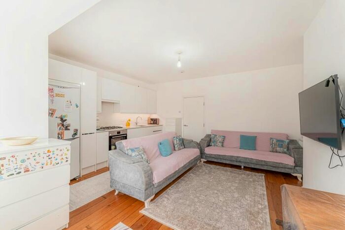 1 Bedroom Flat To Rent In Graham Road, Hackney, E8