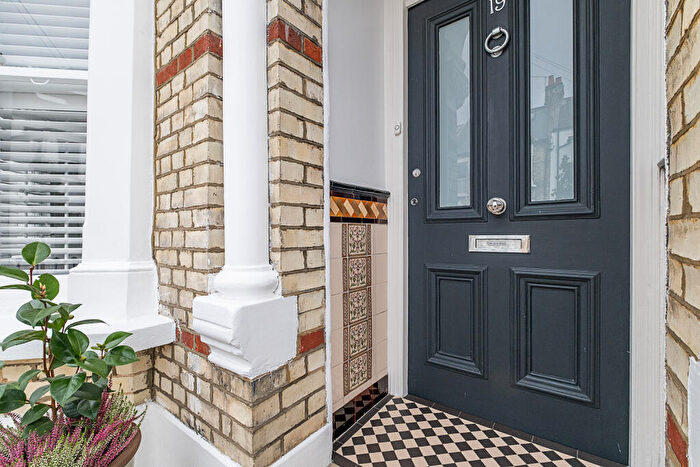 5 Bedroom House For Sale In Marmion Road, London, SW11
