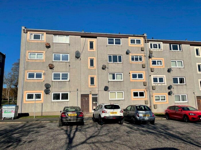 2 Bedroom Apartment For Sale In Taransay Crescent, Aberdeen, Aberdeenshire, AB16