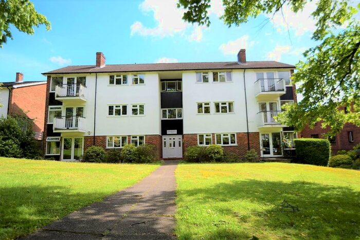 2 Bedroom Flat To Rent In Foxgrove Road, Beckenham, BR3