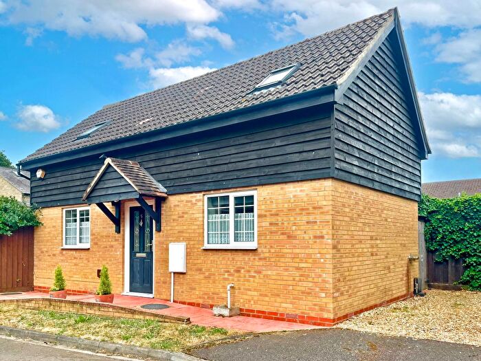 2 Bedroom Detached House For Sale In Magdalene Close, Dunton, SG18