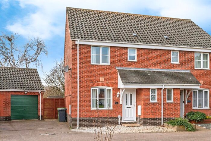 3 Bedroom Semi-Detached House For Sale In Gigli Close, North Walsham, NR28