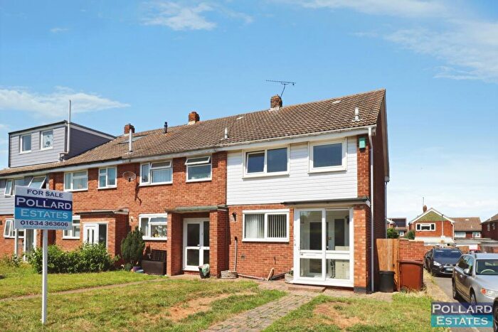 3 Bedroom End Of Terrace House For Sale In Farnham Close, Rainham, ME8