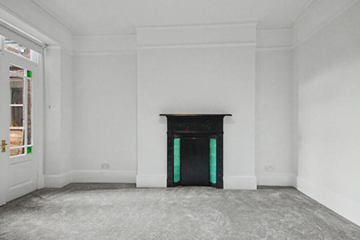 2 Bedroom Flat To Rent In Harvard Court, (), London, NW6