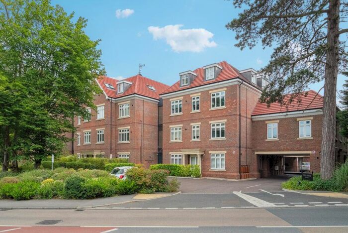 2 Bedroom Flat For Sale In Rickmansworth Road, Northwood., HA6
